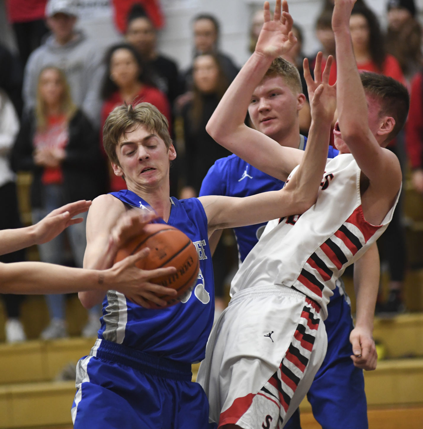 Santiam Christian falls to Blanchet Catholic, places fifth